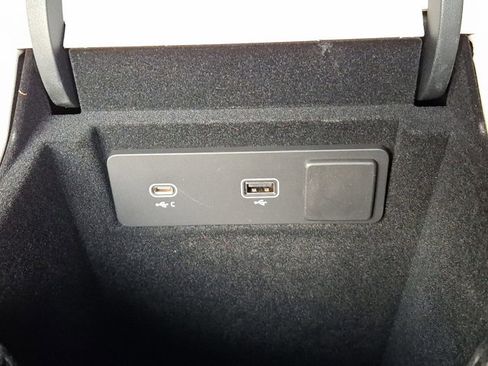 Used 2022 Jaguar F-PACE S image 30