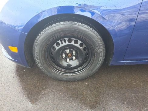 Used 2013 Chevrolet Cruze LS image 11