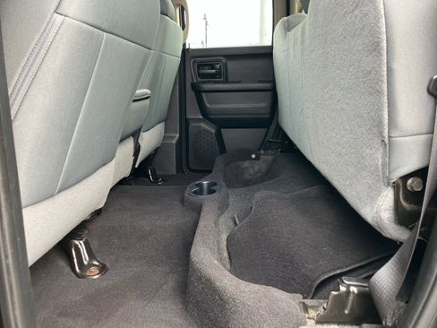 Used 2018 RAM 1500 Express w/ Black Ram 1500 Express Group AWD/4WD image 28