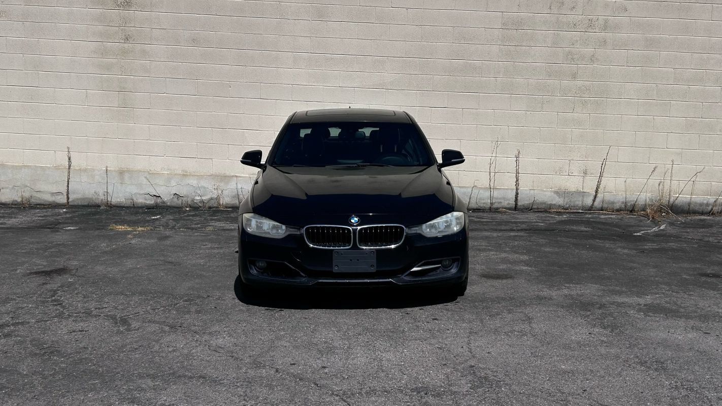 Used 2013 BMW 328i xDrive Sedan w/ Premium Pkg AWD/4WD image 8