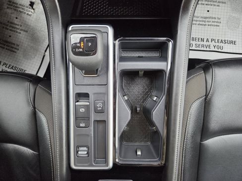 Used 2025 Nissan Pathfinder SL image 29