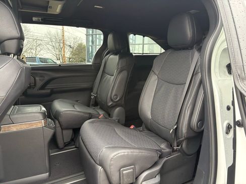 New 2026 Toyota Sienna Platinum image 13