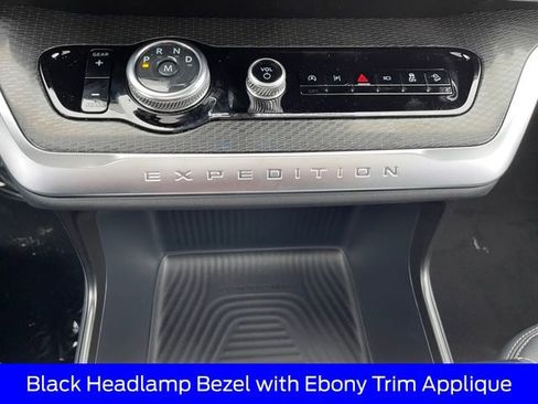 New 2026 Ford Expedition Max Platinum image 18