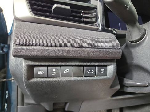 Used 2025 Toyota Camry LE image 28