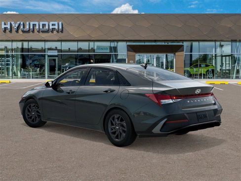 New 2025 Hyundai Elantra Blue image 5