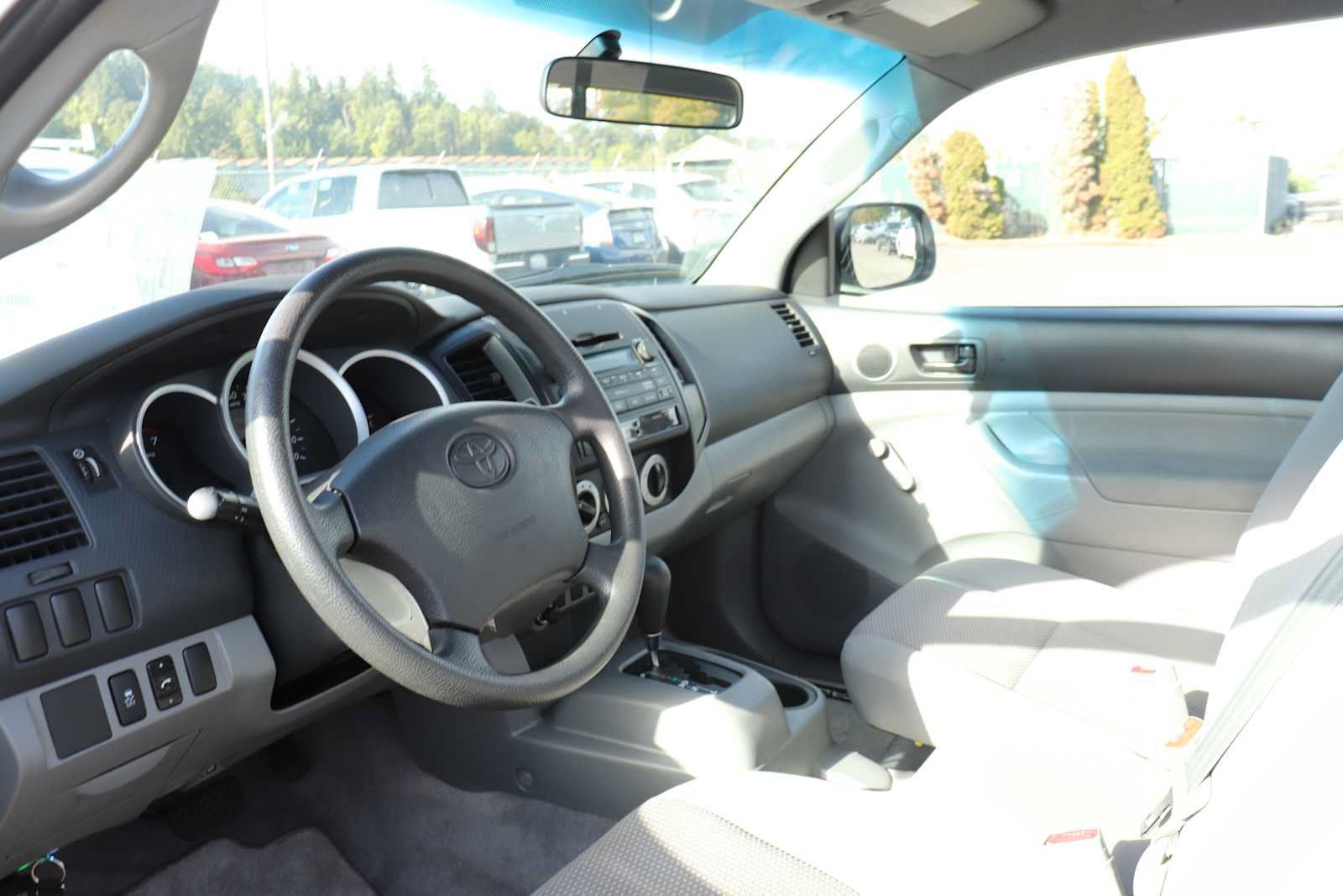 Used 2011 Toyota Tacoma 2WD Regular Cab image 10