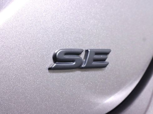 Used 2020 Toyota Camry SE FWD image 33