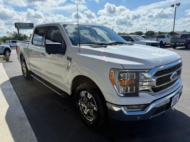 Used 2021 Ford F150 XLT w/ Equipment Group 302A High RWD image 4