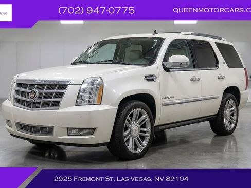 Used 2015 Cadillac Escalade Luxury RWD image 1