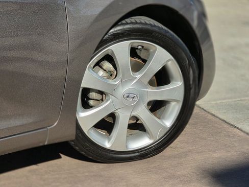 Used 2012 Hyundai Elantra Limited w/ Technology Pkg 5 image 13