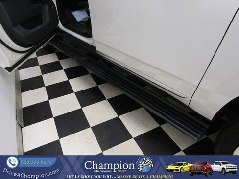 Used 2021 GMC Yukon XL Denali w/ Denali Ultimate Package AWD/4WD image 15