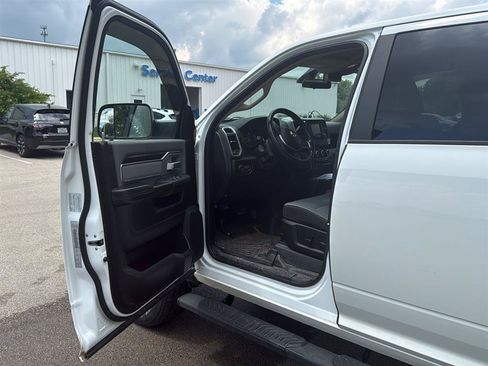 Used 2019 RAM 2500 Big Horn w/ Protection Group AWD/4WD image 3