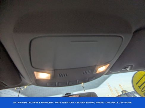 Used 2017 Ford Fusion SE w/ Fusion SE Technology Package image 23