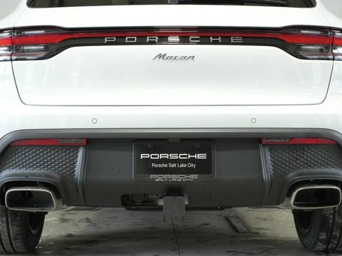 Certified 2025 Porsche Macan AWD/4WD image 38