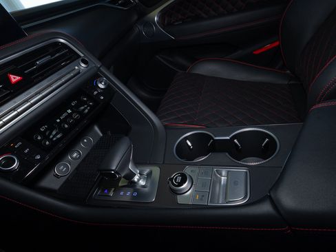 Used 2024 Genesis G70 3.3T Advanced w/ Sport Prestige Package image 17