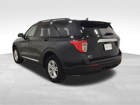 Used 2023 Ford Explorer XLT w/ Class IV Trailer Tow Package AWD/4WD image 3