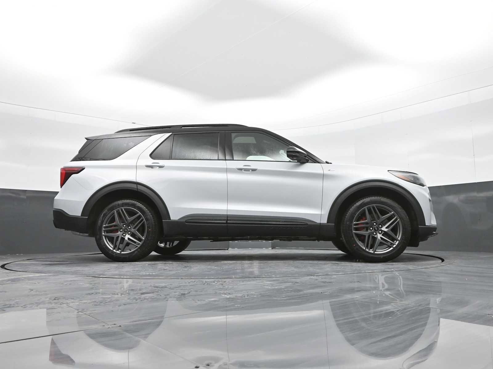 New 2026 Ford Explorer ST-Line w/ ST-Line Street Pack AWD/4WD image 58