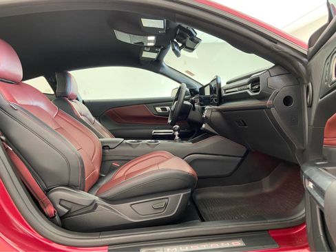 Used 2025 Ford Mustang GT Premium RWD image 15