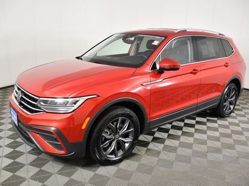 Used 2022 Volkswagen Tiguan SE AWD/4WD image 10