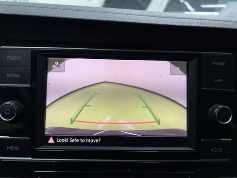 Used 2024 Volkswagen Jetta SE FWD image 17