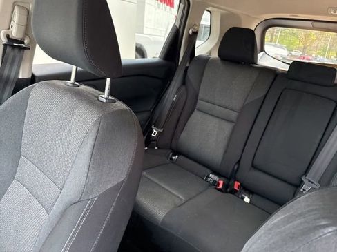 Used 2025 Nissan Rogue SV image 10