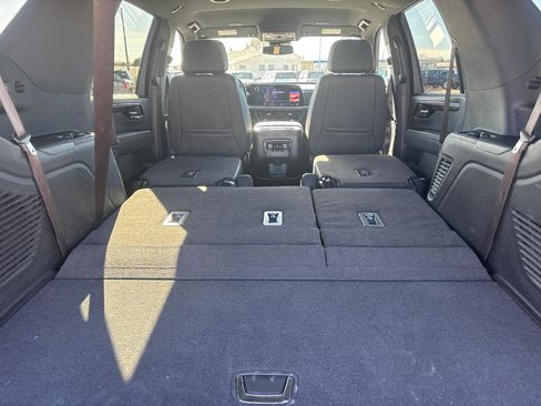 Used 2025 Chevrolet Tahoe Premier image 9