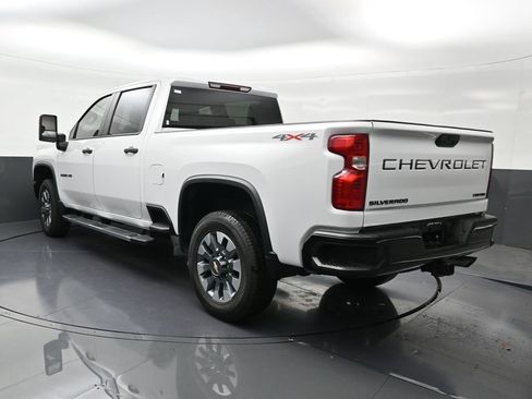 Used 2023 Chevrolet Silverado 2500 Custom w/ Custom Convenience Package image 3