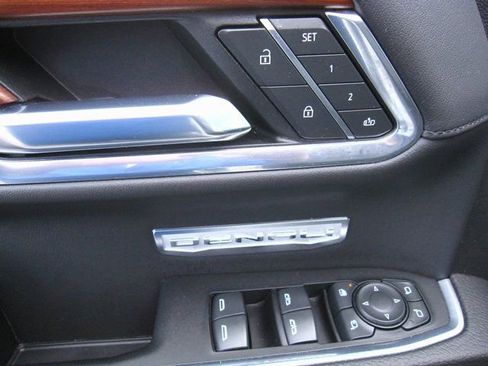 Used 2022 GMC Sierra 1500 Denali w/ Technology Package image 9