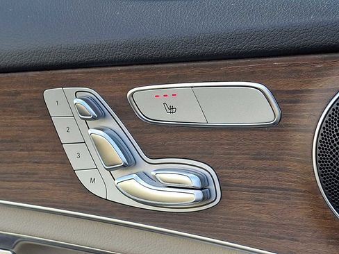 Used 2021 Mercedes-Benz GLC 300 GLC 300 image 22