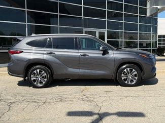 Used 2022 Toyota Highlander XLE AWD/4WD video 2