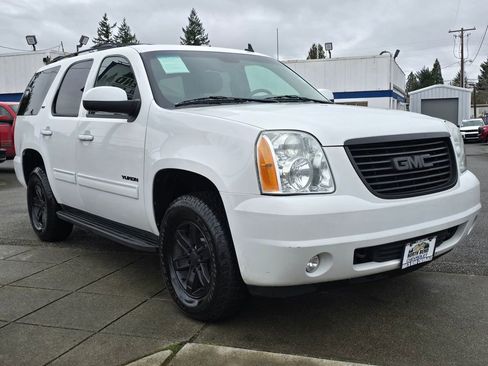 Used 2009 GMC Yukon SLT w/ Preferred Package image 3