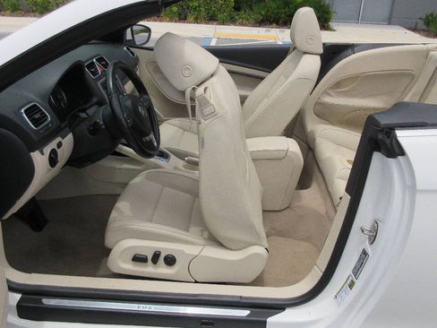 Used 2011 Volkswagen Eos Komfort FWD image 13