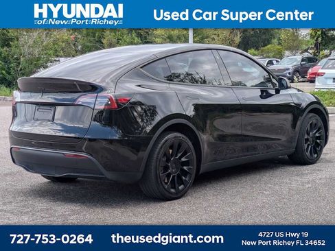Used 2023 Tesla Model Y Long Range AWD/4WD image 5
