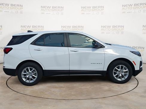 Used 2024 Chevrolet Equinox LS AWD/4WD image 6