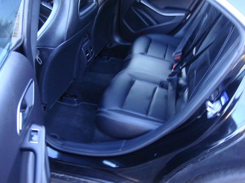 Used 2019 Mercedes-Benz CLA 250 4MATIC image 13