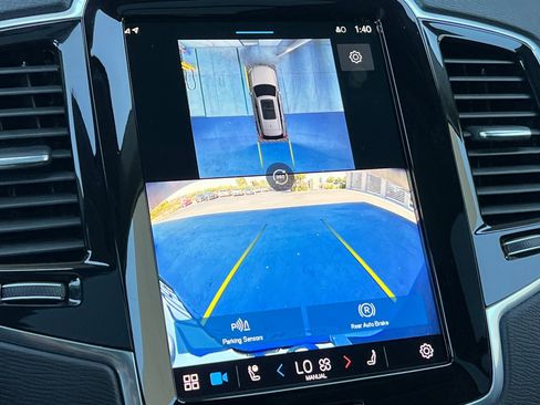 Used 2025 Volvo XC90 B6 Ultra image 26