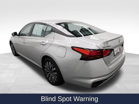 Used 2024 Nissan Altima 2.5 SV image 7