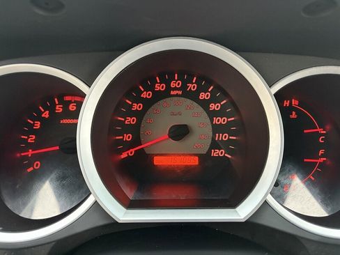 Used 2005 Toyota Tacoma PreRunner image 16