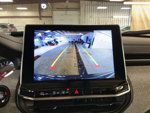 Used 2024 Jeep Compass Latitude image 22