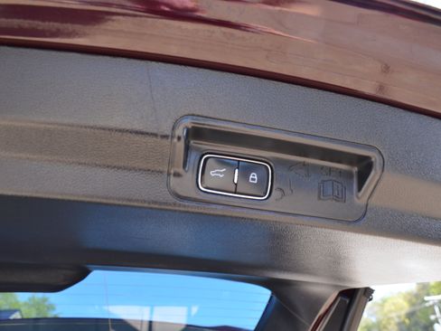 Used 2022 Ford Explorer XLT w/ Equipment Group 202A image 22