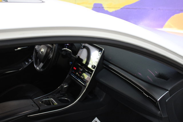 Used 2019 Toyota Avalon XSE FWD image 12