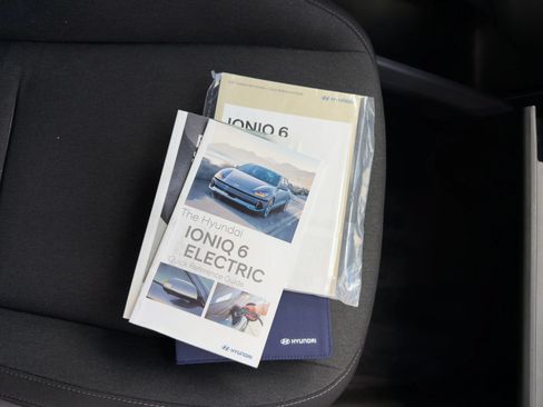 Used 2024 Hyundai Ioniq 6 SE RWD image 51