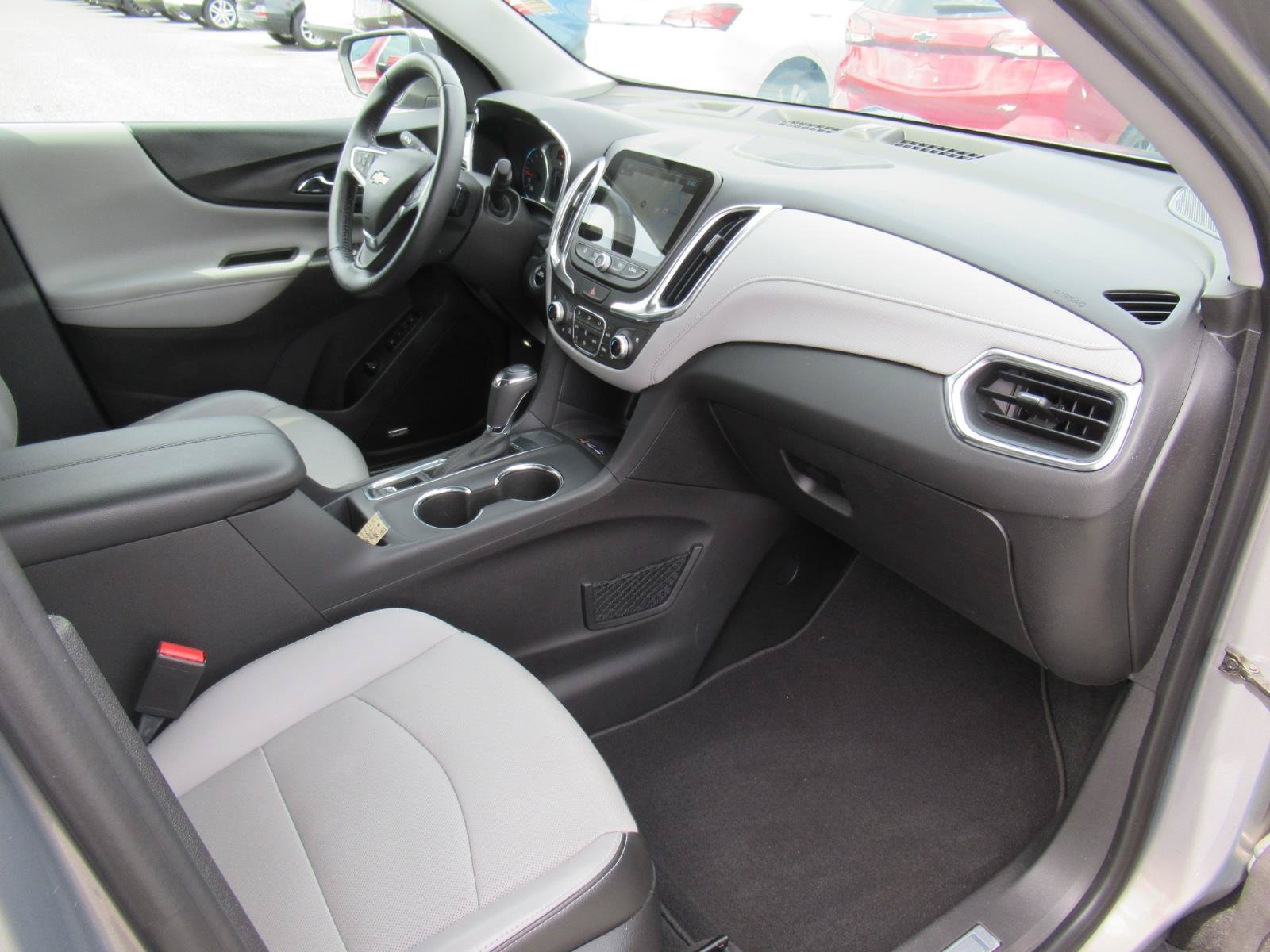 Used 2018 Chevrolet Equinox Premier FWD image 11