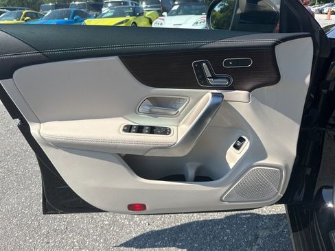 Used 2025 Mercedes-Benz CLA 250 4MATIC image 25