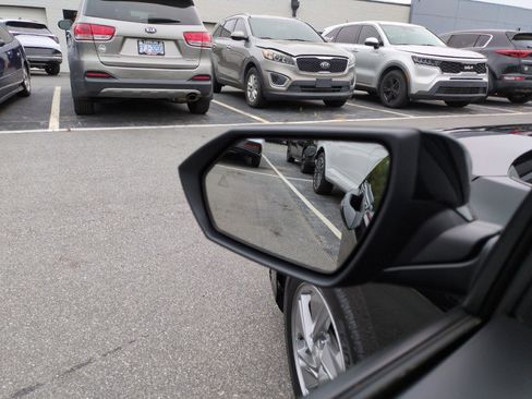New 2026 Hyundai Elantra SE FWD image 14