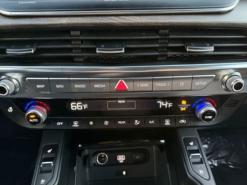 Certified 2021 Kia Telluride SX w/ SX Prestige Package image 17