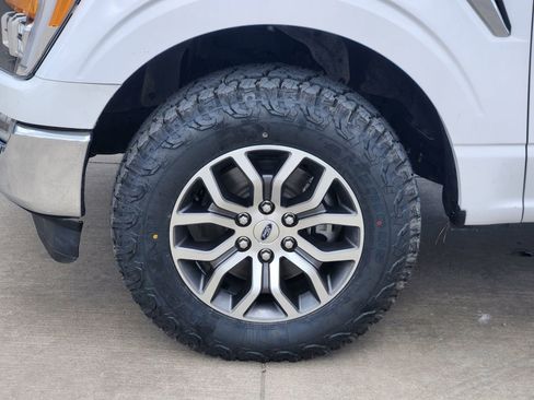 Used 2021 Ford F150 Lariat w/ Equipment Group 501A Mid image 11