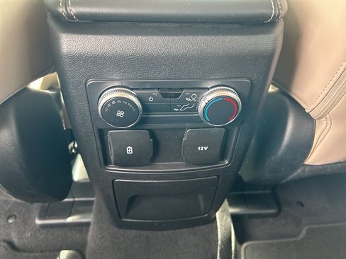 Used 2022 Ford Explorer XLT w/ Equipment Group 202A image 15