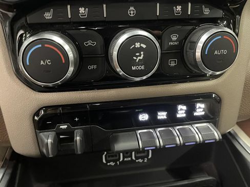 Used 2020 RAM 3500 Laramie AWD/4WD image 16