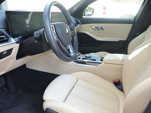 Used 2023 BMW 330i Sedan w/ Premium Package image 10